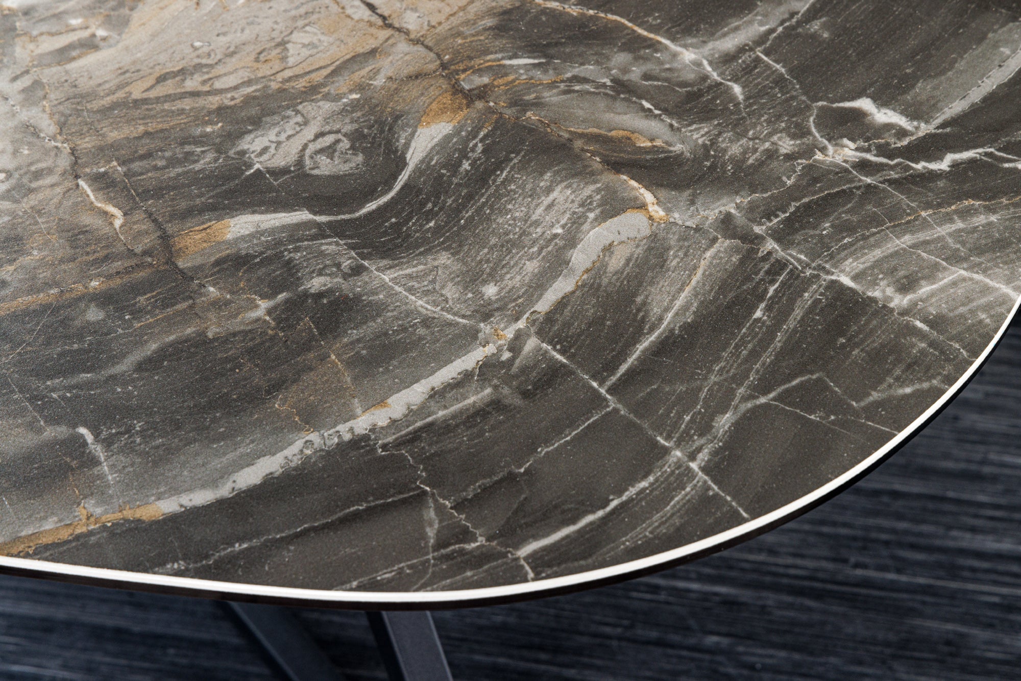 Table basse moderne MARVELOUS 90cm en céramique marbre taupe fabriquée en Italie