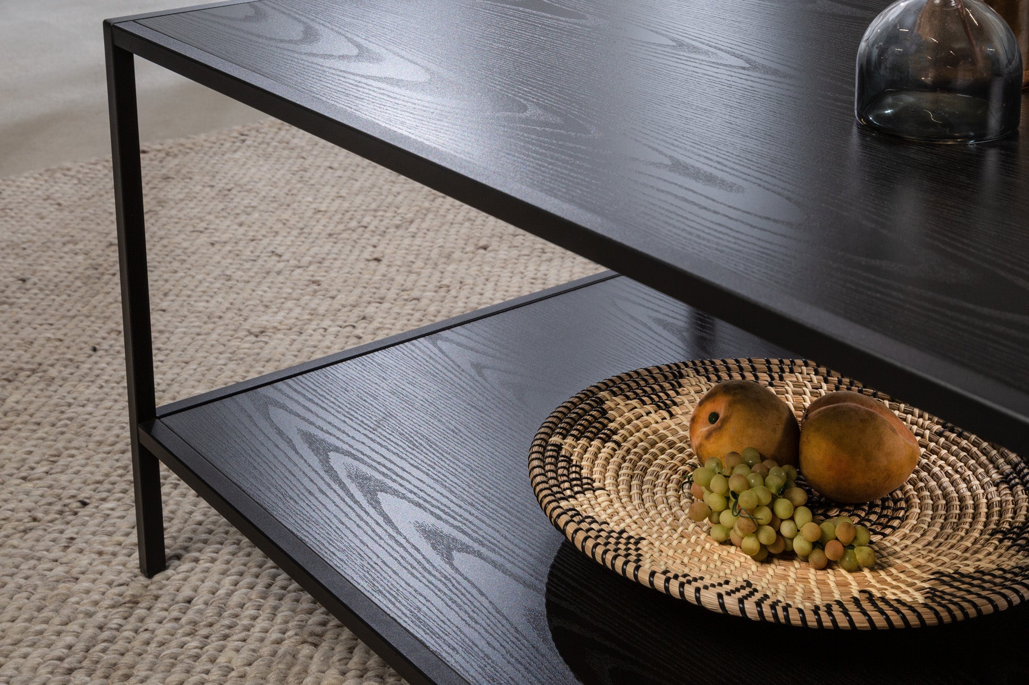 Table basse moderne SLIM LINE 120cm design bois de frêne métal noir avec étagère