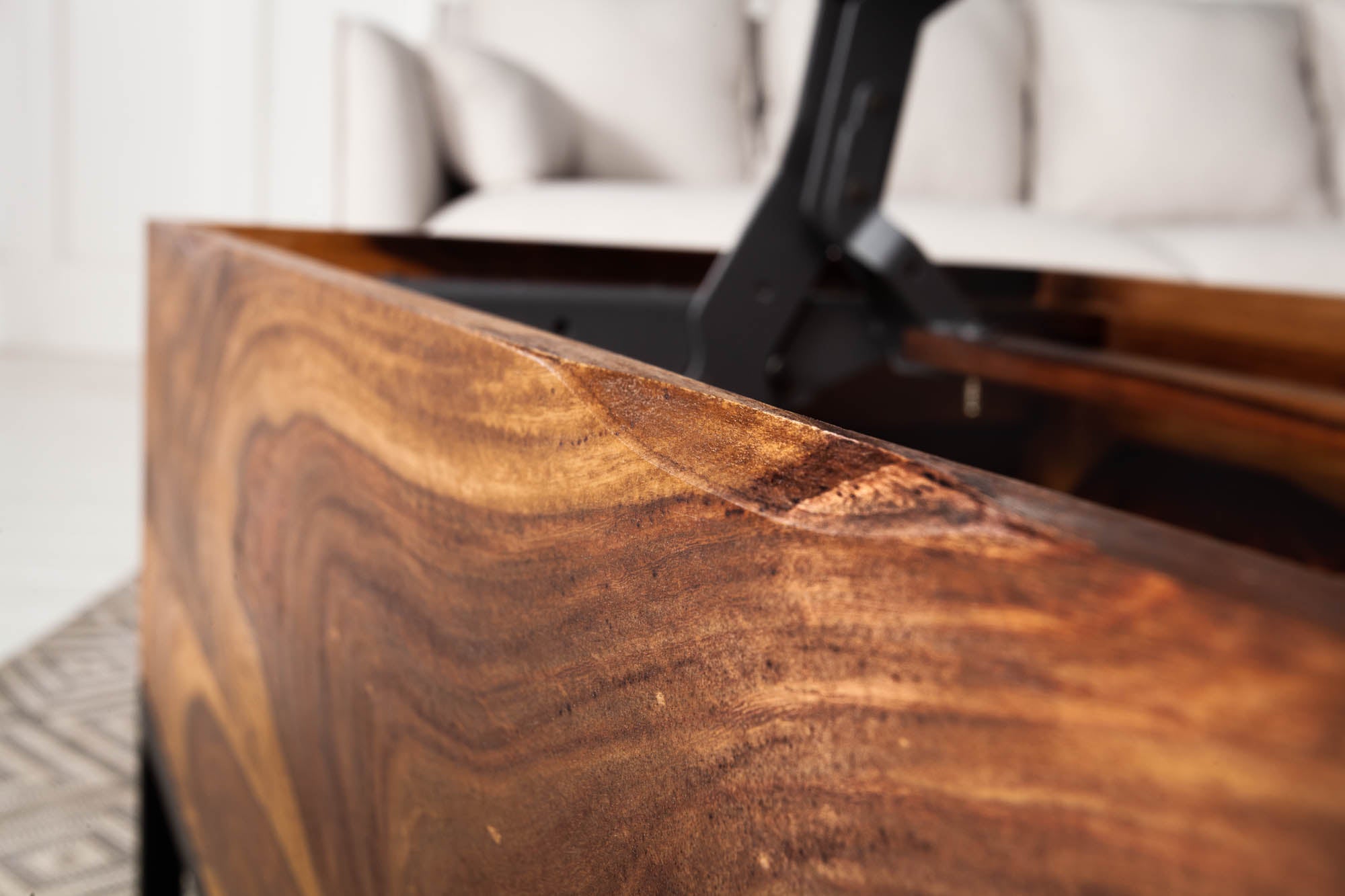 MAKASSAR FUNCTION Mesa de centro regulable en altura de 110 cm de madera maciza de Sheesham marrón con acabado de piedra