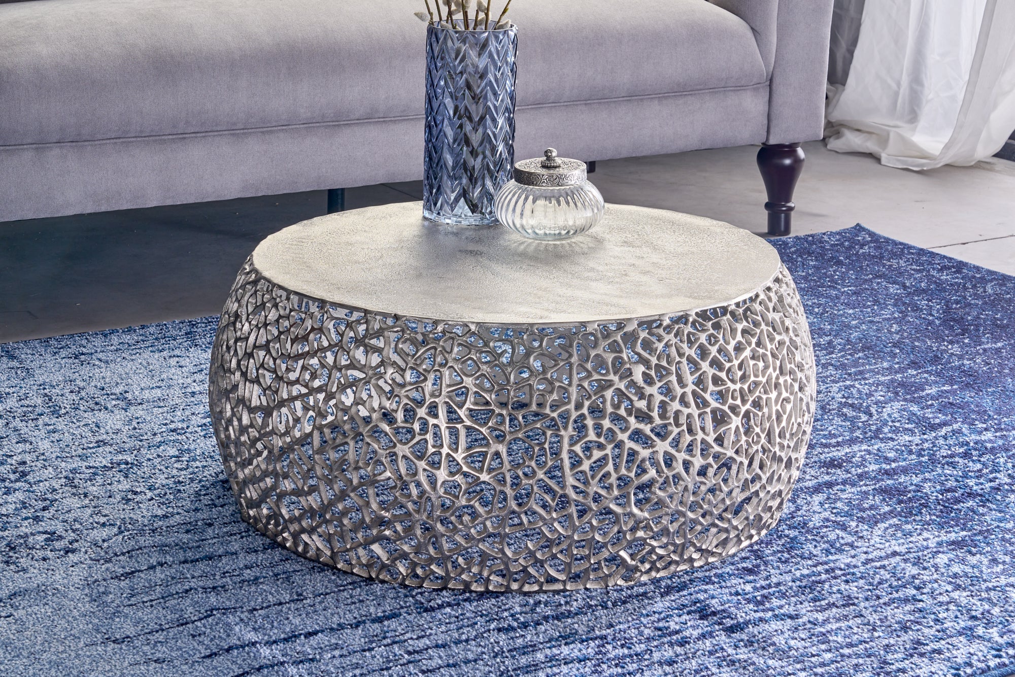 Table basse ronde ABSTRACT LEAF 75cm argent antique métal filigrane artisanat