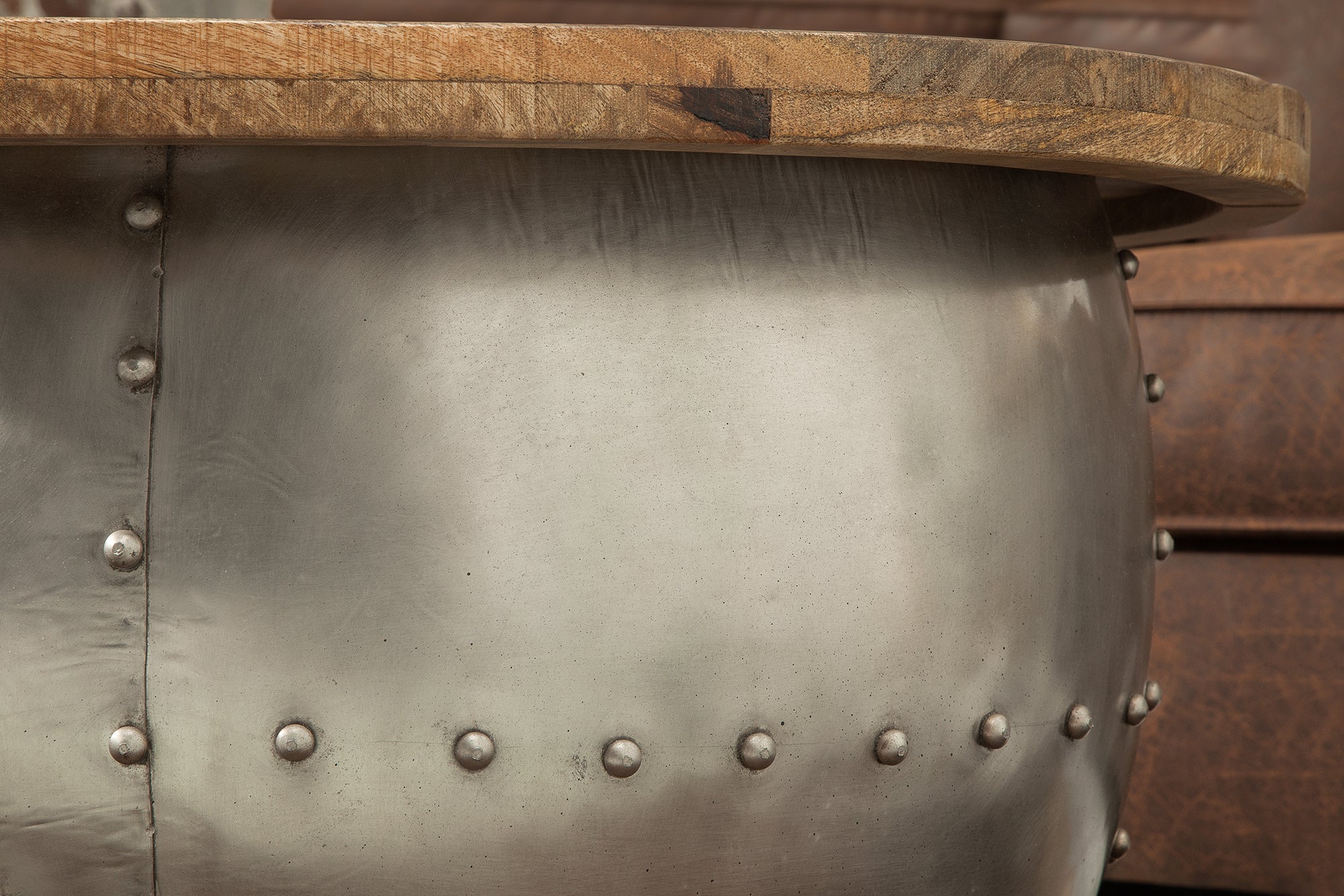 Table basse ronde DRUMP STORAGE 70cm en bois de manguier argenté naturel avec espace de rangement fait main Industriel