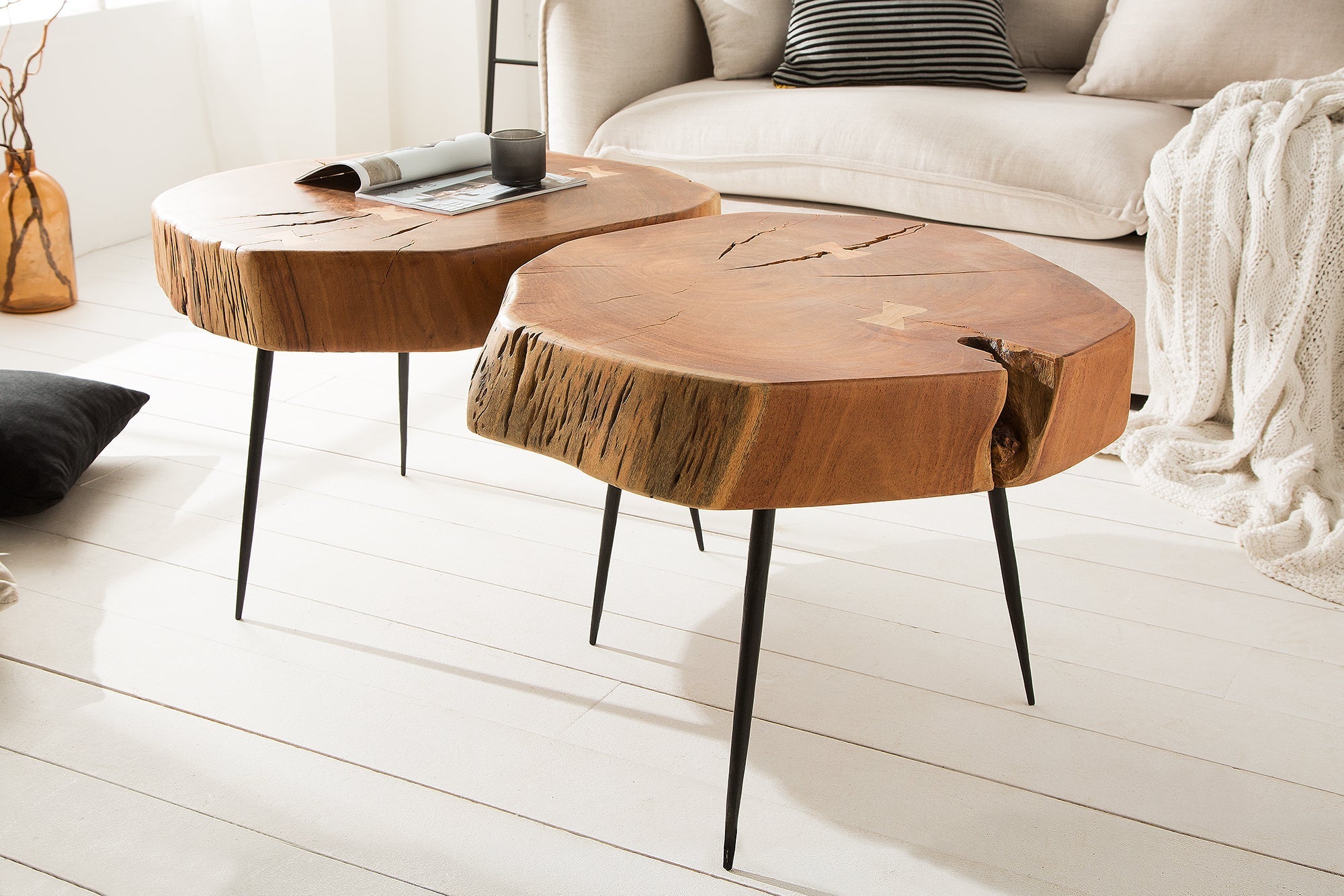 Table basse ronde GOA 60cm bois d'acacia massif tronc d'arbre pieds métal noir