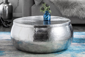Table basse ronde ORIENT STORAGE 70cm en métal argenté avec rangement martelé design fait main