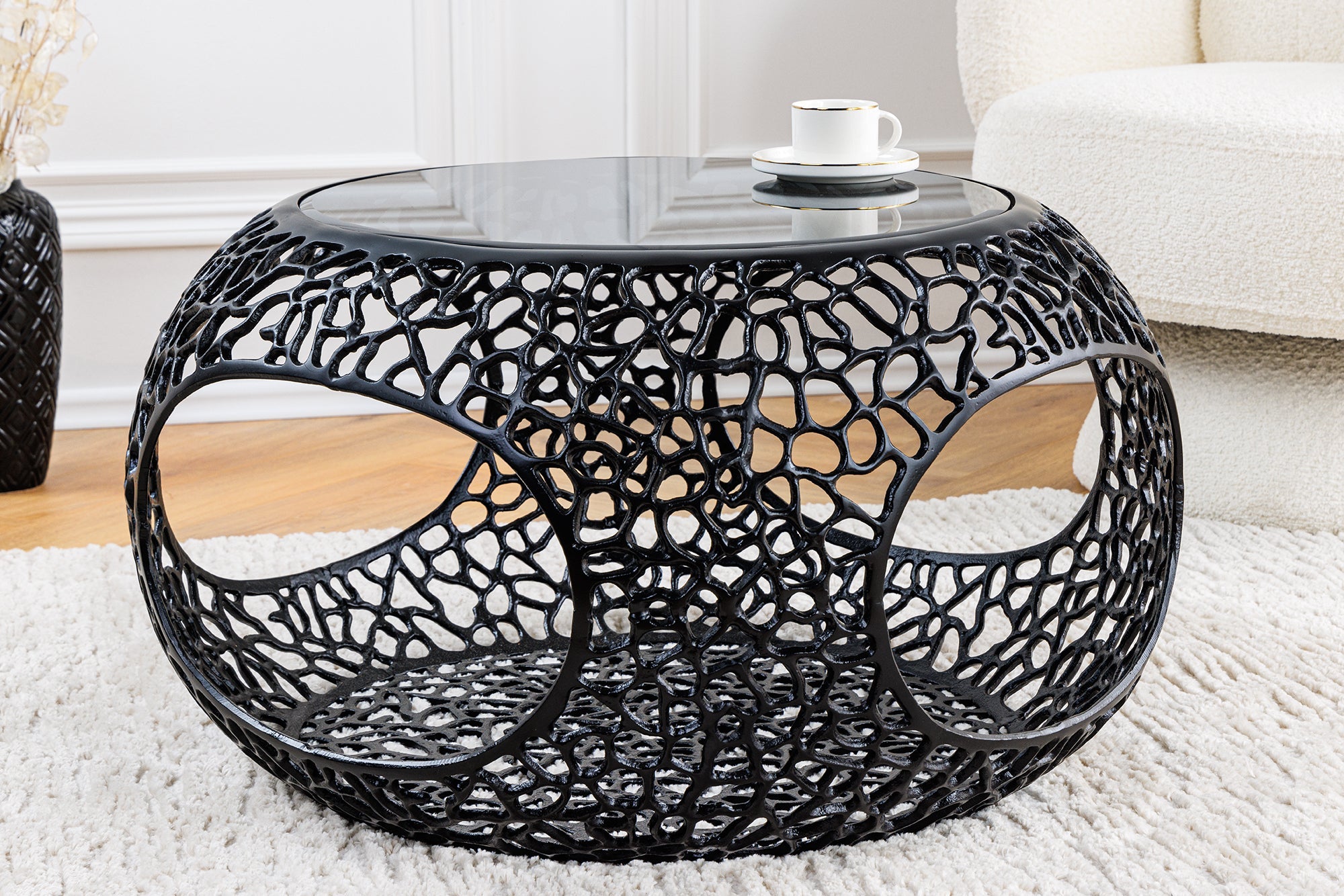 mesa-redonda-baja-75cm-negro-vidrio-negro-metal-con-espacio-de-almacenamiento-hecho-a-mano_44506 (inv)