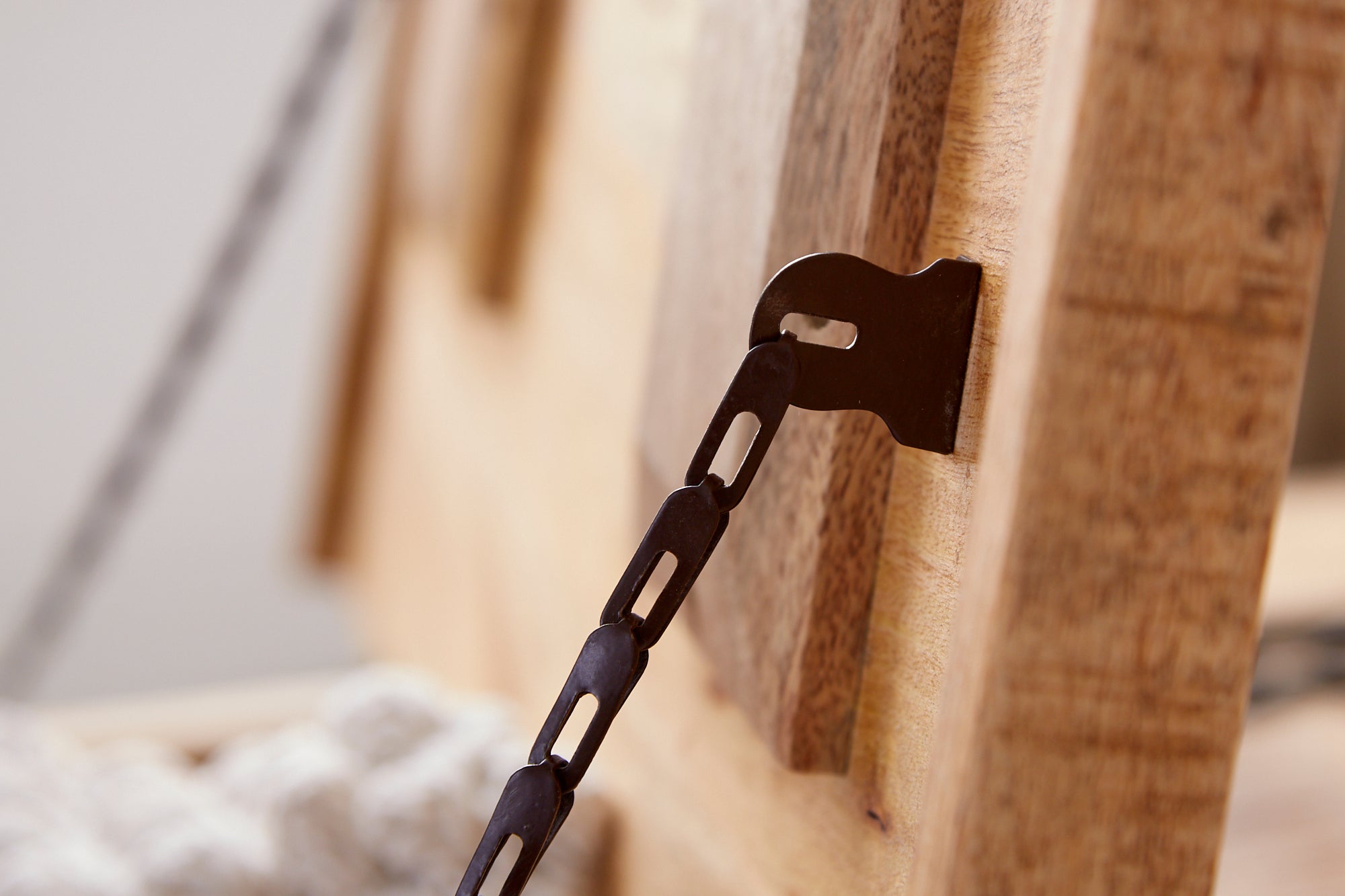 Table basse solide IRON CRAFT 70cm en bois de manguier avec tiroirs et espace de rangement