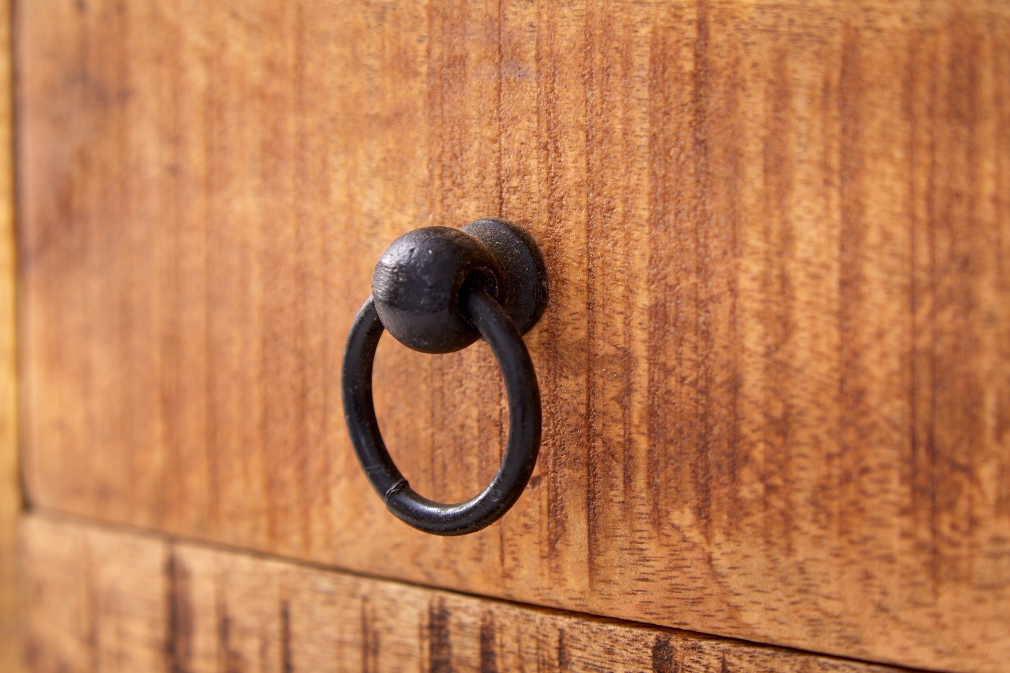 Table basse solide IRON CRAFT 70cm en bois de manguier avec tiroirs et espace de rangement