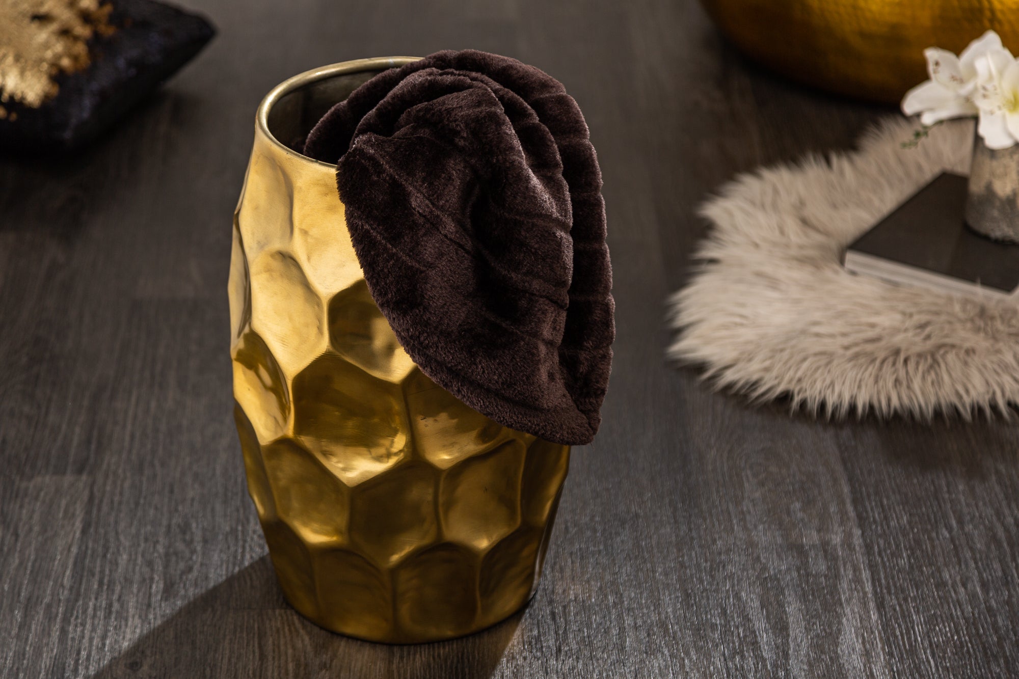 Table d'appoint artisanale ORGANIC ORIENT 50cm métal doré martelé design ronde