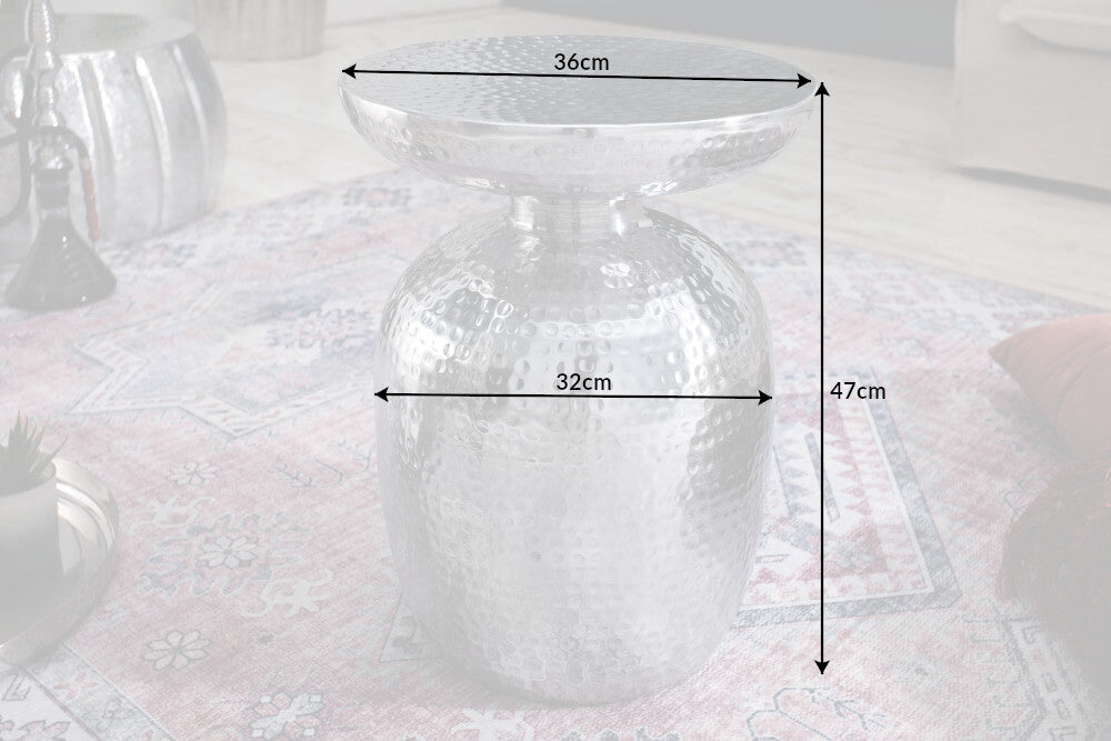 Table d'appoint artisanale ORIENT 50cm en métal argenté martelé design rond