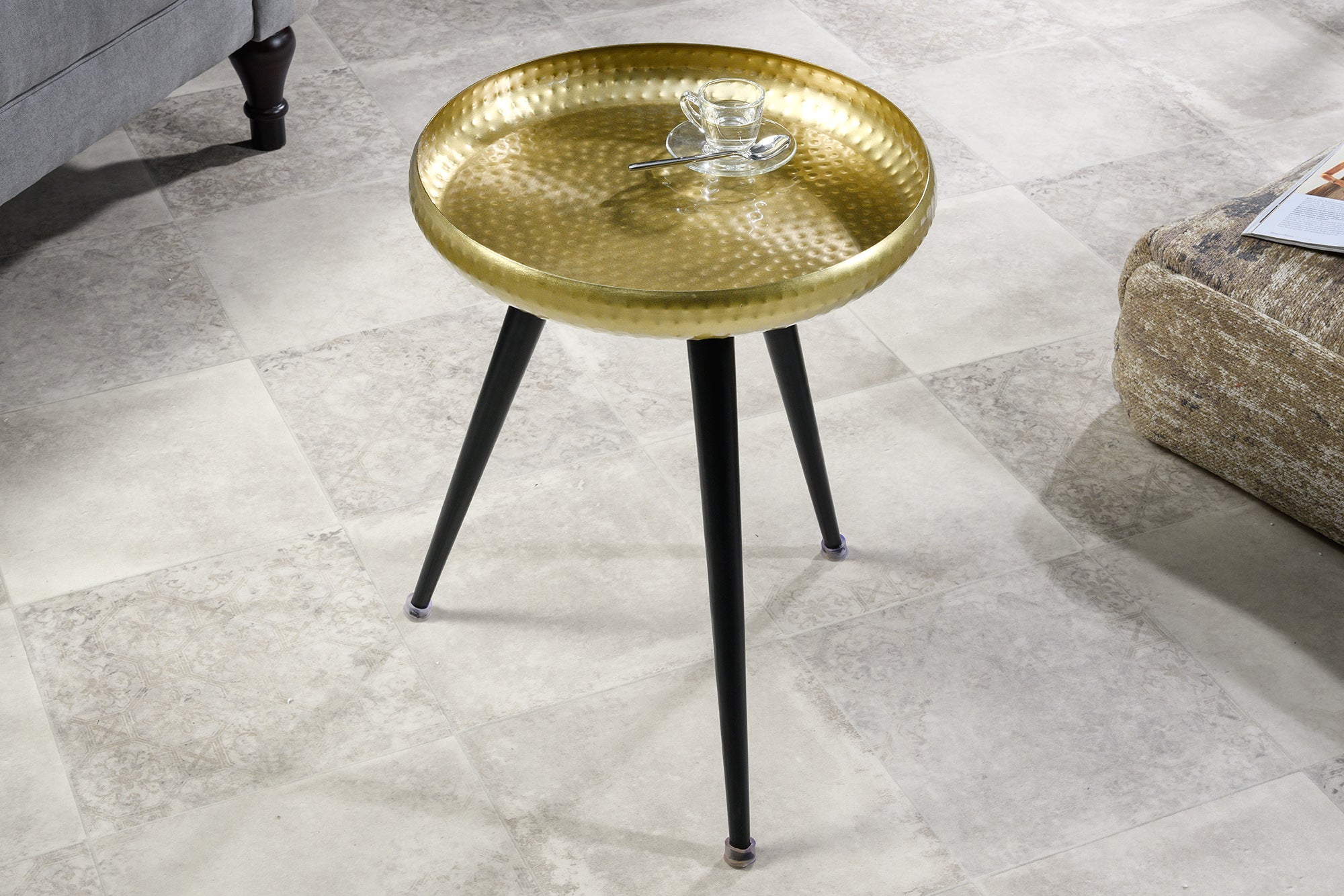table-dappoint-artisanale-orient-55cm-laiton-dore-ronde-metal-martele-design_44351 (inv)