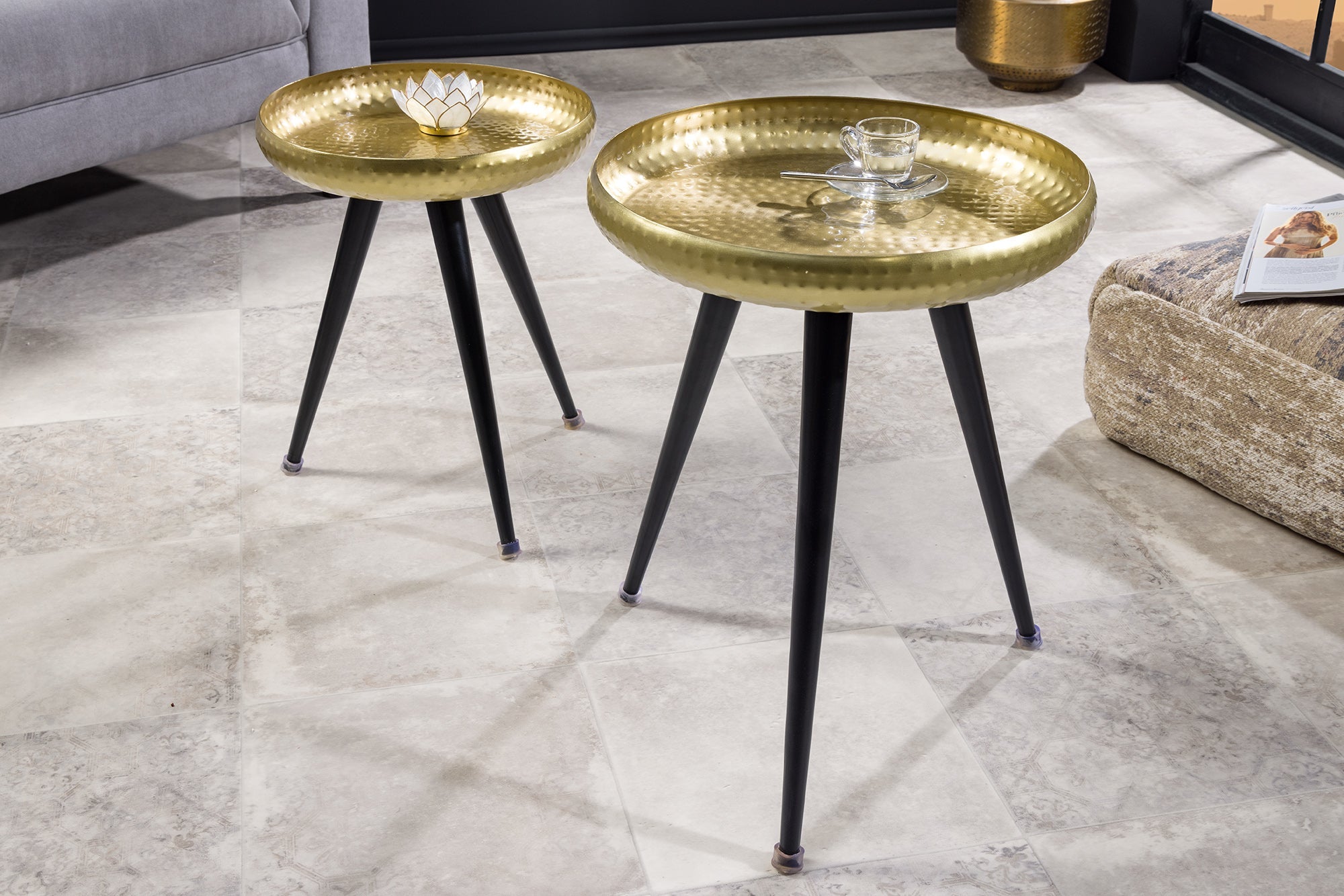 Table d'appoint artisanale ORIENT 55cm laiton doré ronde métal martelé design