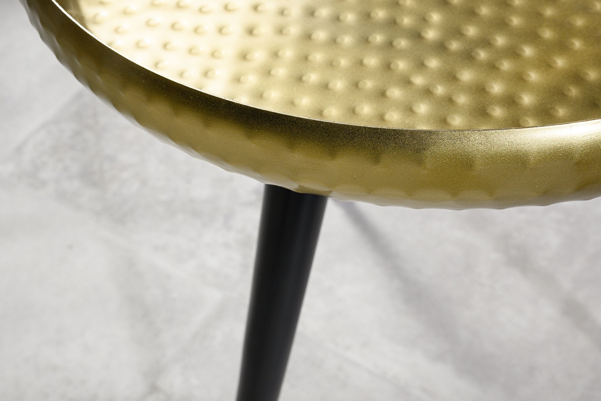 Table d'appoint artisanale ORIENT 55cm laiton doré ronde métal martelé design