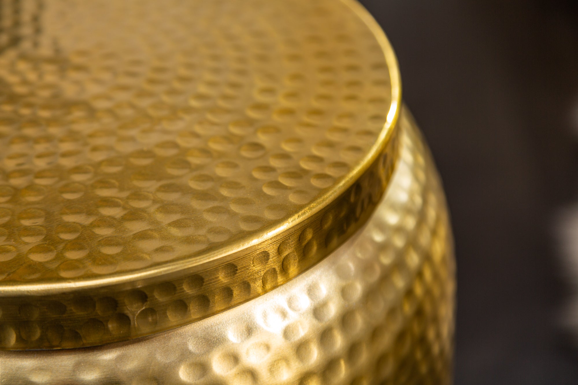 ORIENT STORAGE mesa auxiliar artesanal 50cm diseño martillado dorado con espacio de almacenaje redondo
