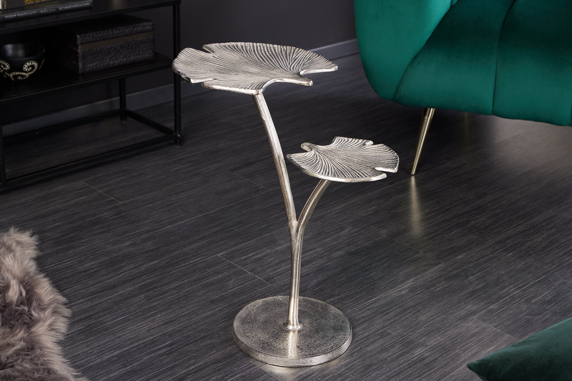 GINKGO LEAVES Mesa auxiliar decorativa de 50 cm en metal plateado artesanal