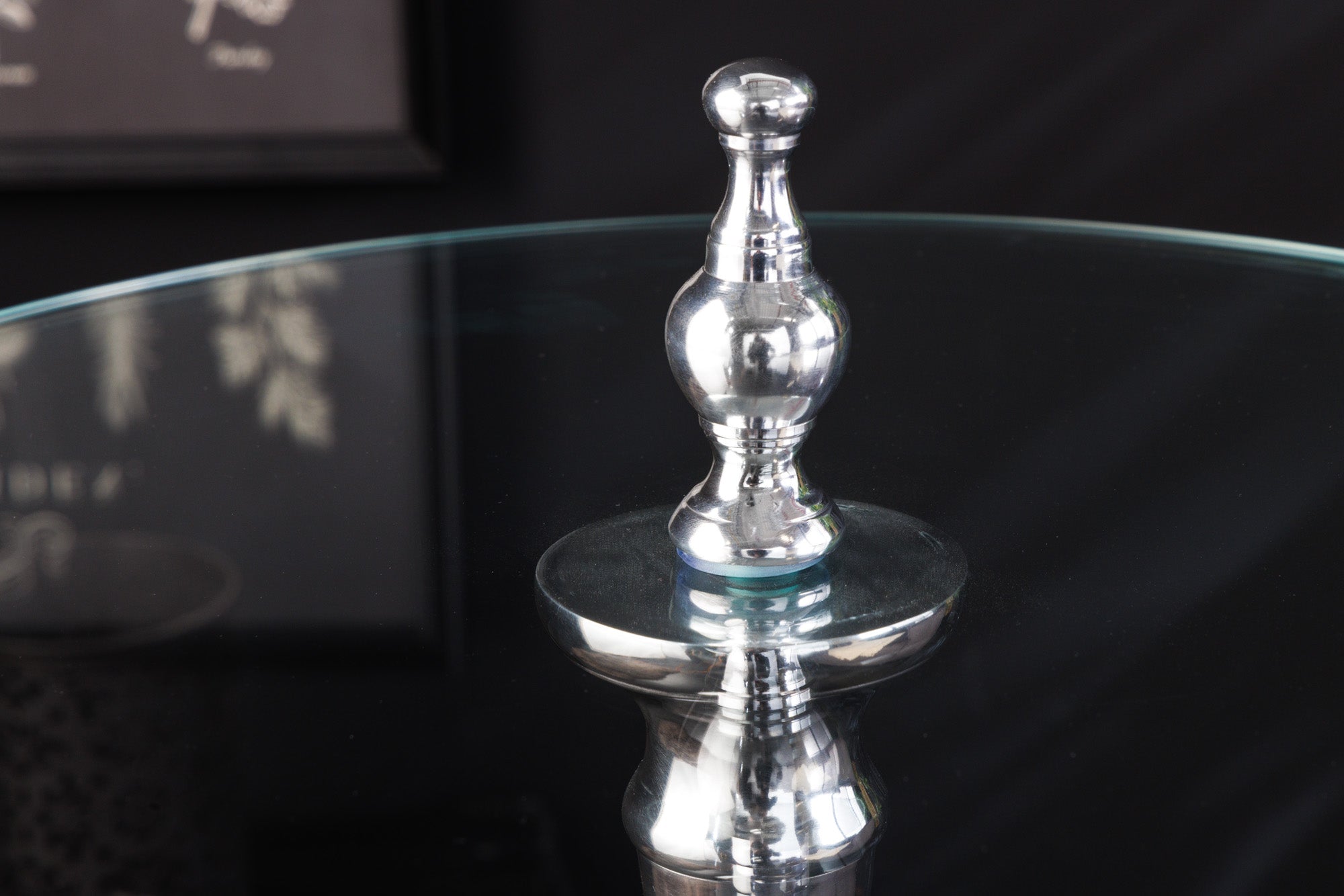 Mesa auxiliar de diseño ABSTRACT 45cm metal plateado cromado tapa redonda de cristal hecha a mano