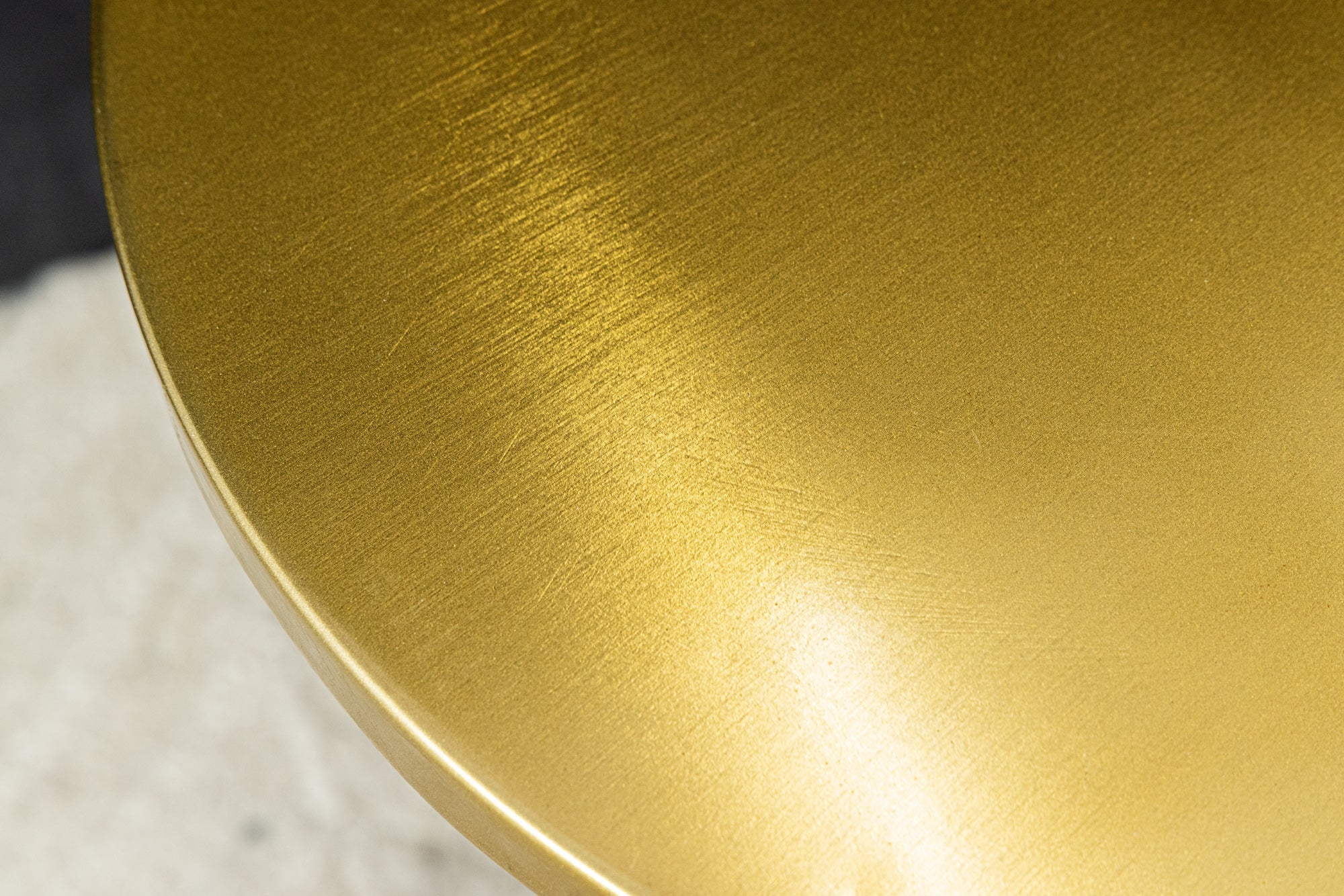 ABSTRACT mesa auxiliar de diseño 60cm metal patinado oro cepillado mesa redonda con pedestal hecha a mano