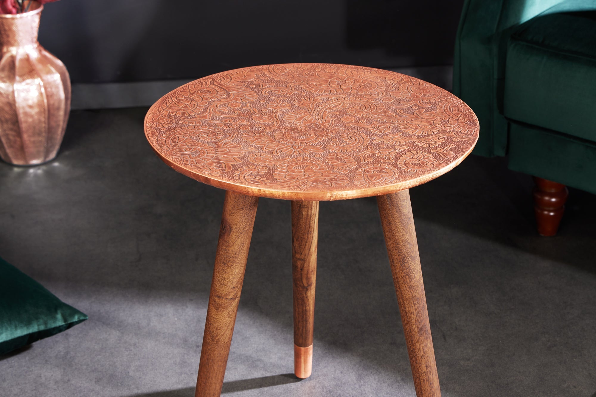 ALCAZAR mesa auxiliar de diseño 50cm cobre antiguo metal mango madera redonda hecha a mano