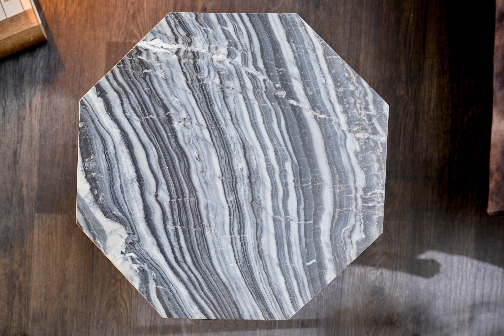 Table d'appoint design DIAMOND 50cm marbre gris métal noir