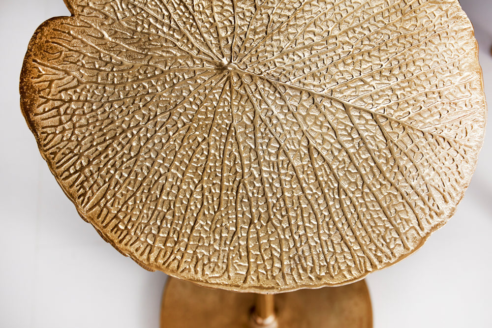 ABSTRACT LEAF Mesa auxiliar de diseño 40cm dorada hecha a mano