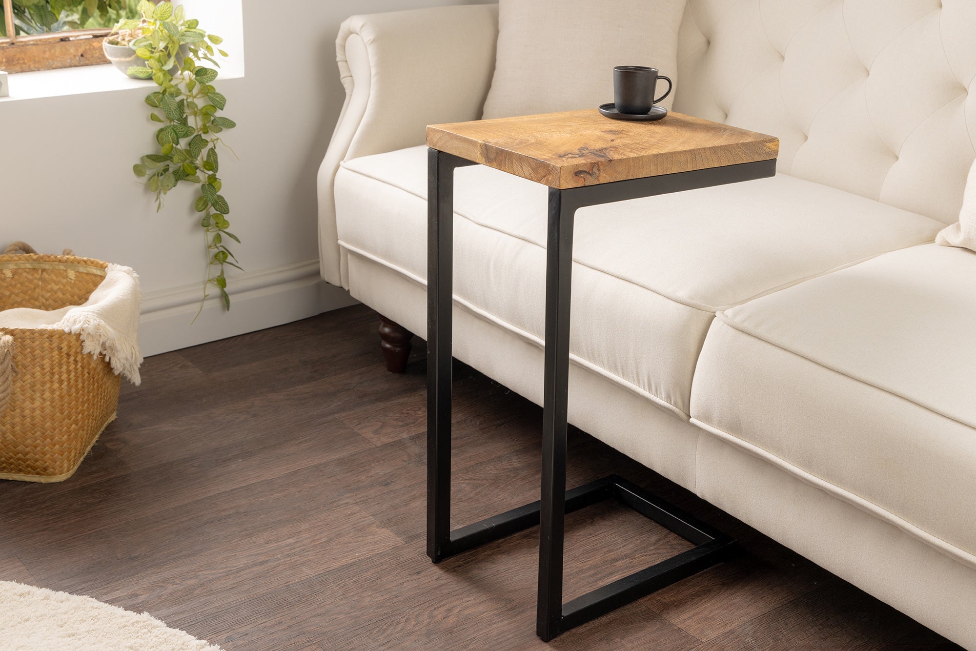 table-dappoint-en-bois-massif-gaston-65cm-manguier-naturel-metal-noir-mait-main_44740 (inv)