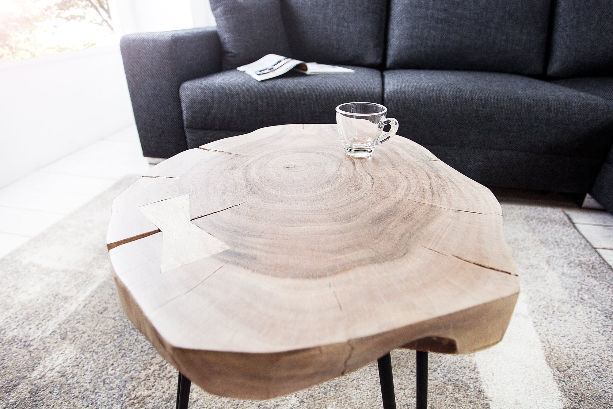 table-dappoint-en-bois-massif-goa-40cm-tronc-dacacia-naturel-pieds-epingle-a-cheveux-en-metal-noir_36707 (inv)