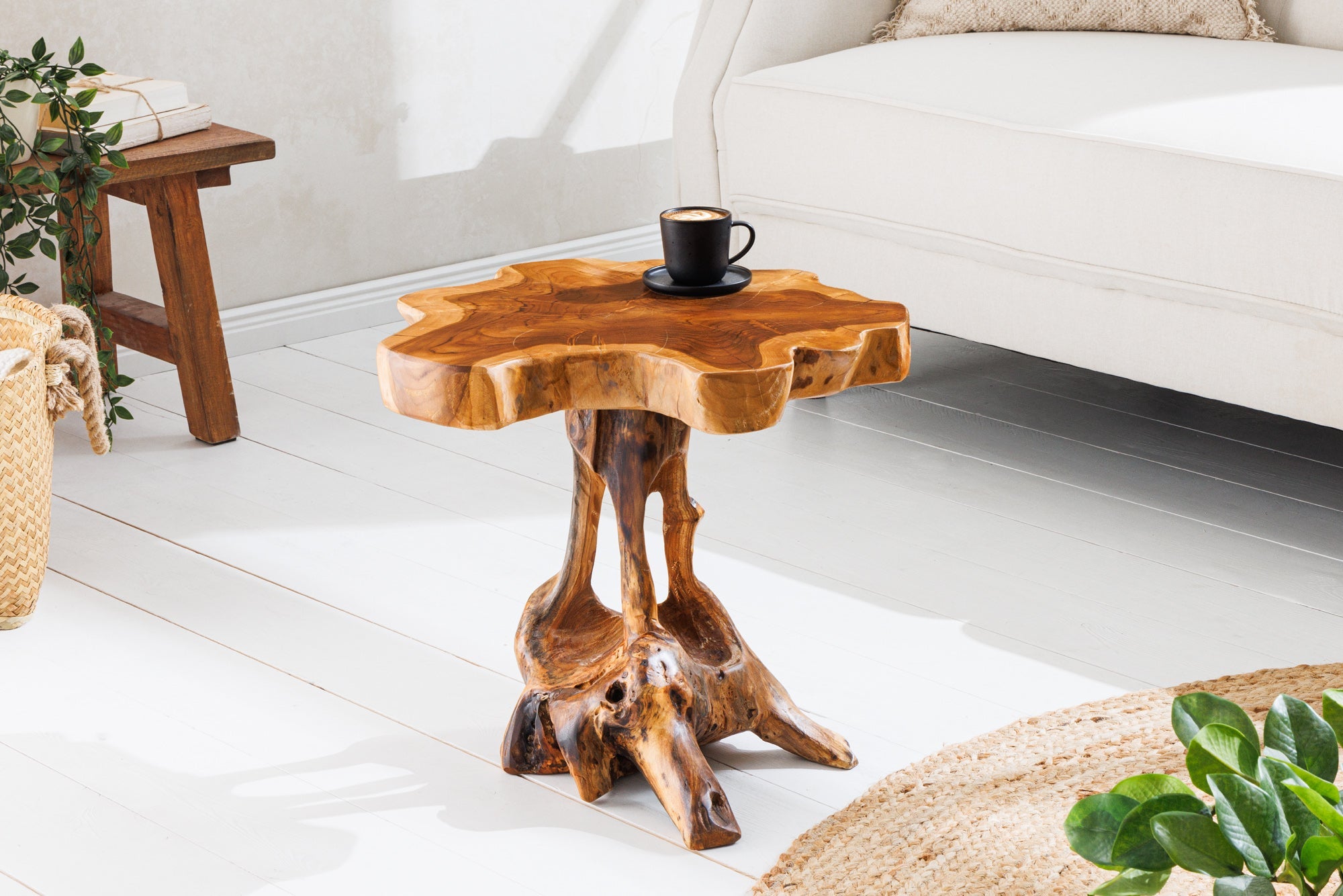 ROOT Mesa auxiliar de madera maciza de 40 cm en madera de raíz de teca natural con diseño de zancos