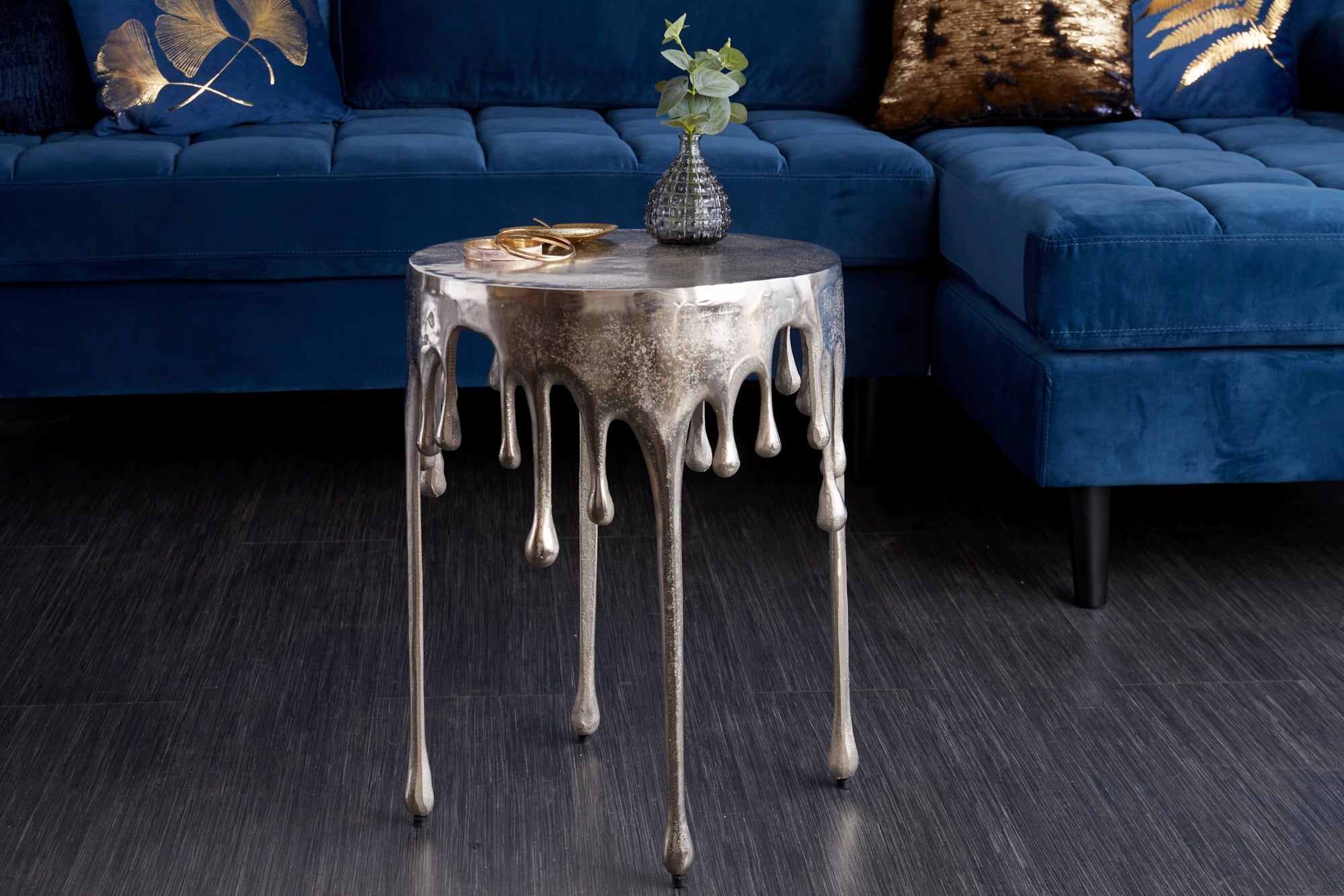 Table d’appoint extravagante LIQUID LINE 50cm argent design larme métal aluminium ronde