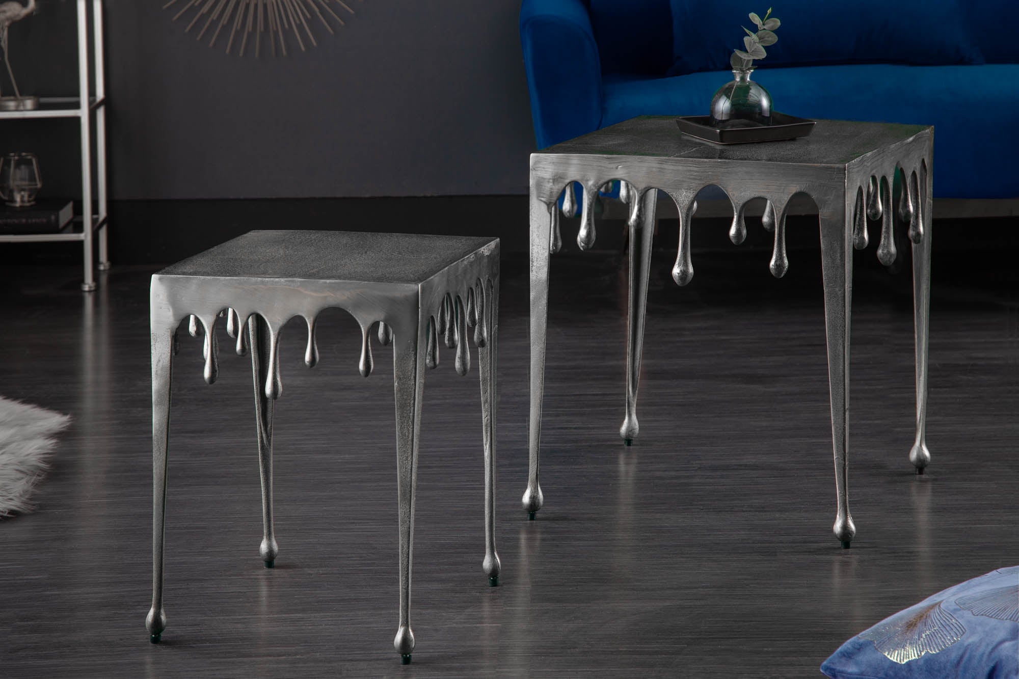 Extravagante mesa auxiliar LIQUID LINE S 34cm diseño gota de plata