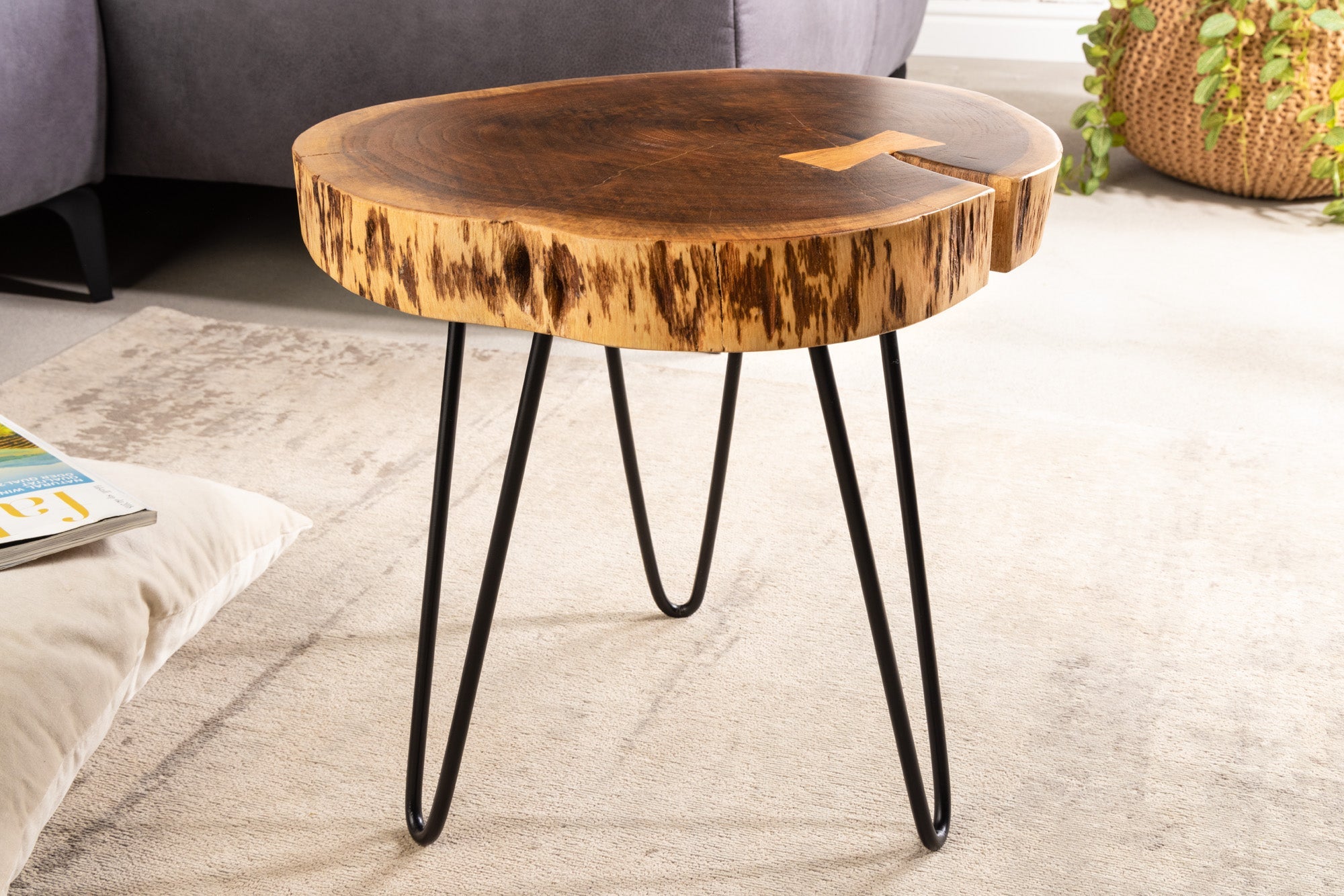 mesa-dapunto-industrial-goa-40cm-en-madera-natural-dacacia-masiva,-patas-redondas-en-piel_42902 (inv)