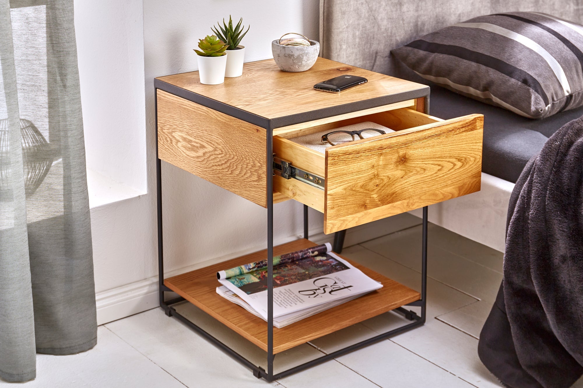 SCORPION mesa auxiliar moderna 50cm diseño roble silvestre mesita de noche metal con cajón