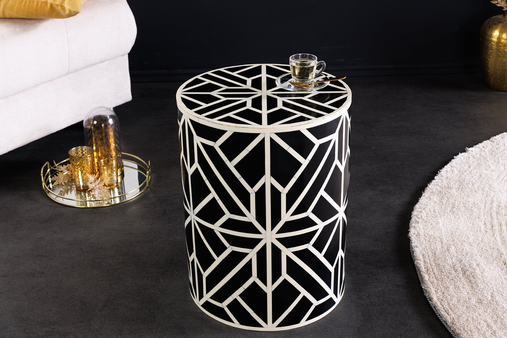table-dappoint-ronde-en-marquetry-dos-harmony-nature-45-cm,-black-and-white,-hand-made_43661 (inv)