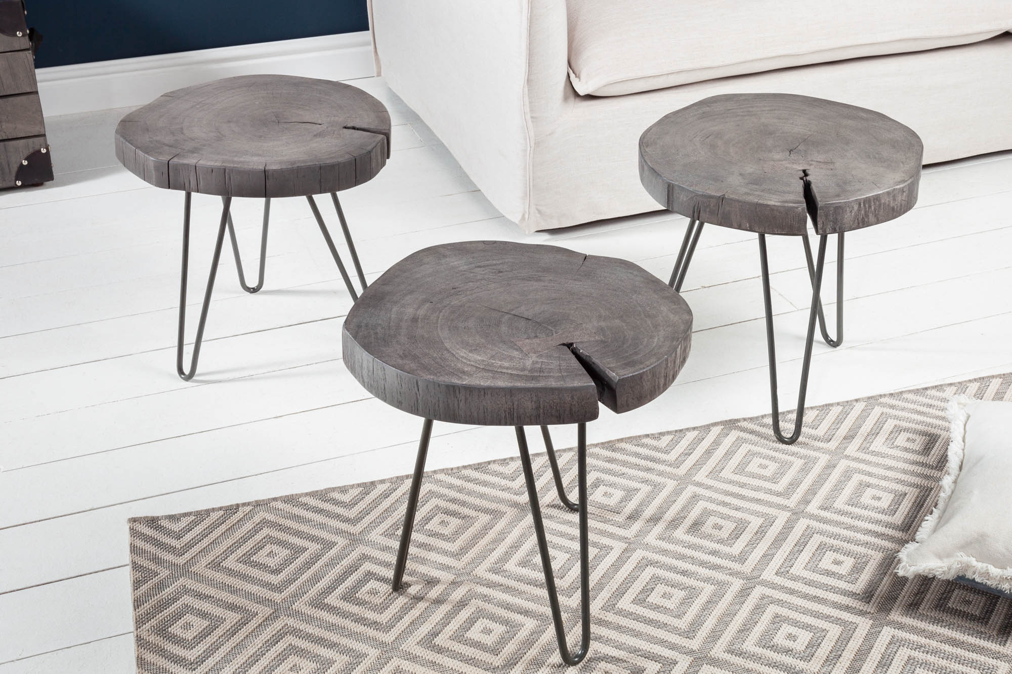 Mesa auxiliar redonda GOA 45cm madera maciza de acacia disco gris patas metálicas de pasador