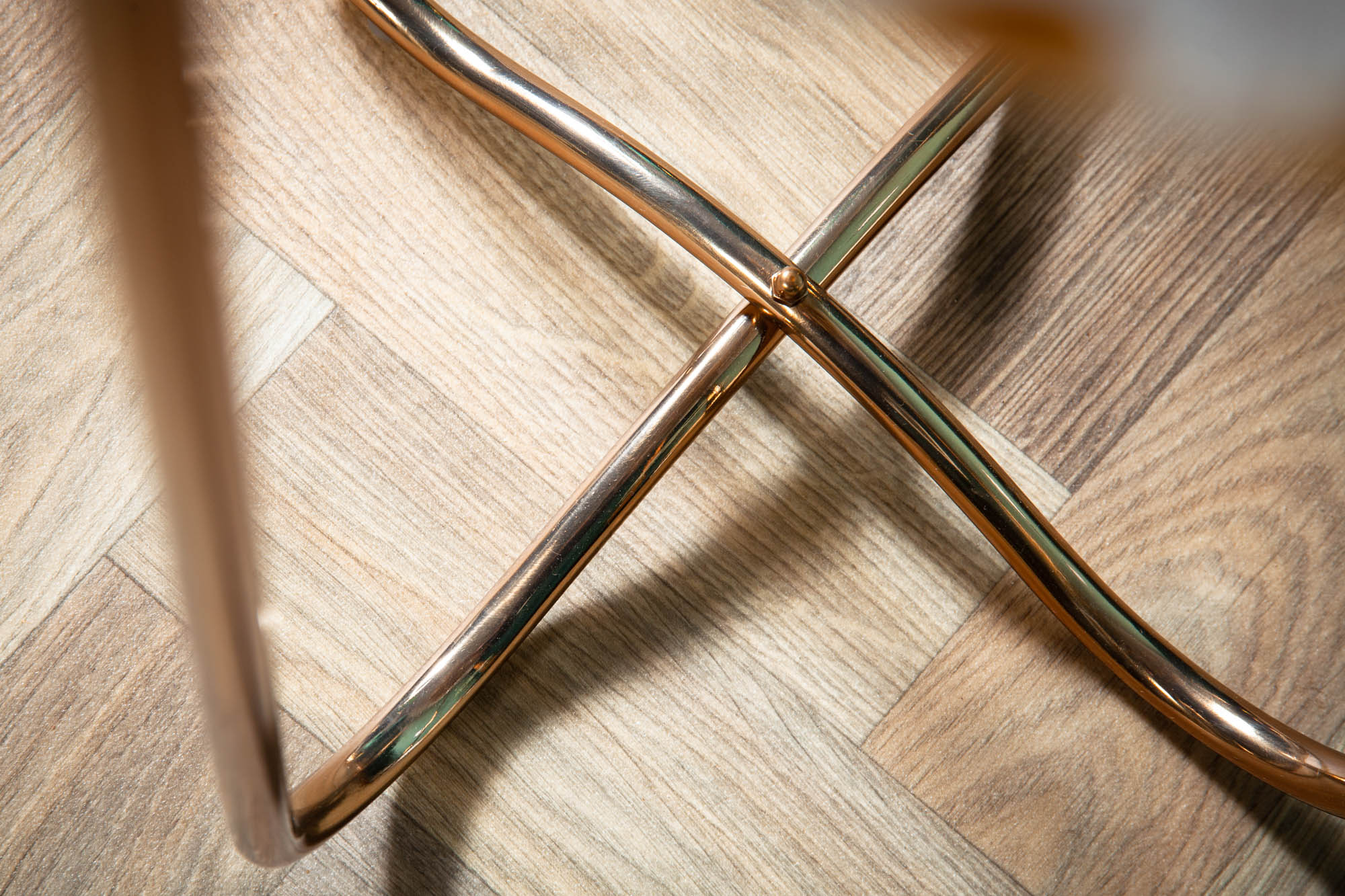 NOBLE I mesa auxiliar redonda 35cm ágata gema plegable metal dorado estructura