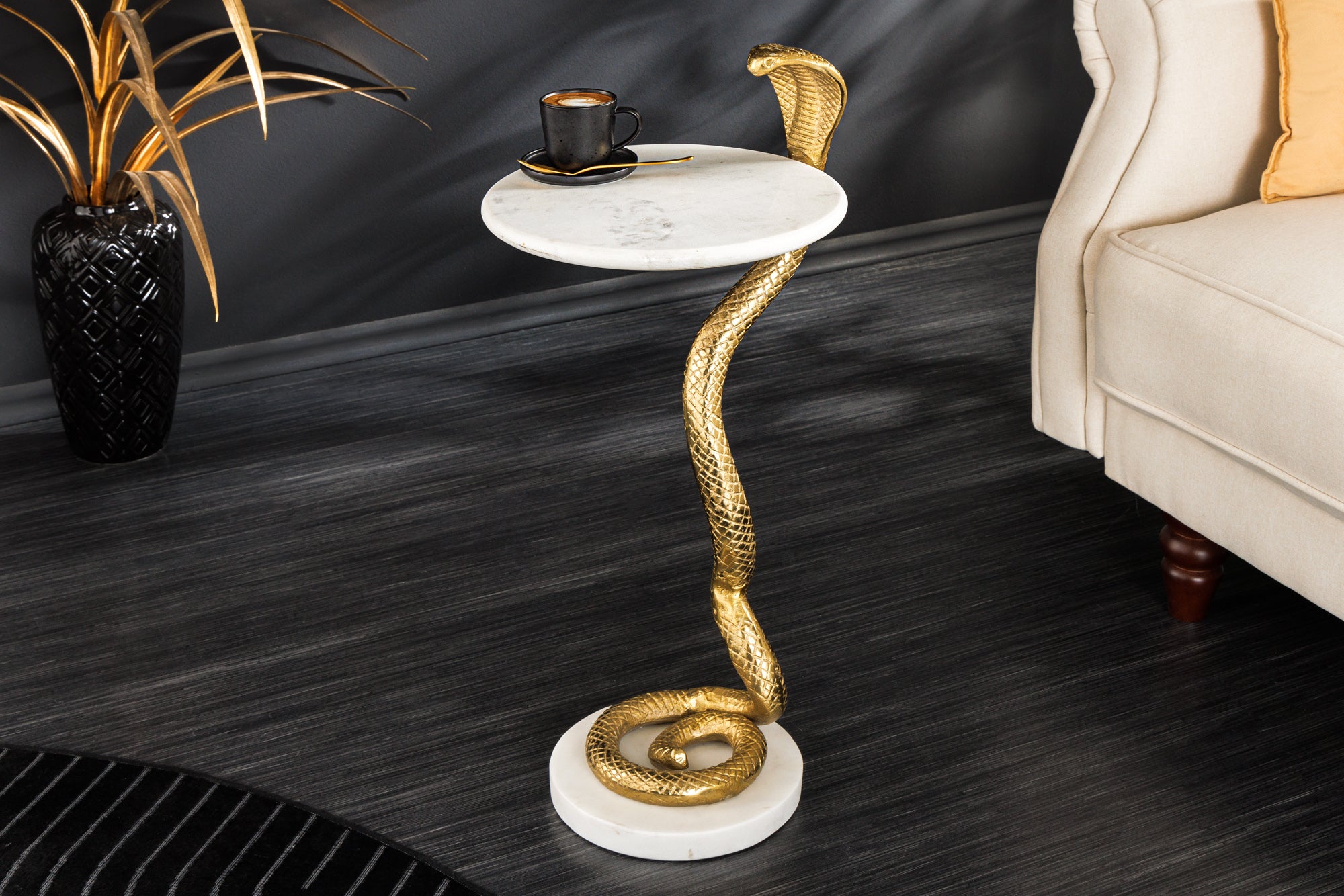 WILDLIFE COBRA Mesa auxiliar redonda de 65cm con escultura de serpiente de mármol blanco dorado hecha a mano