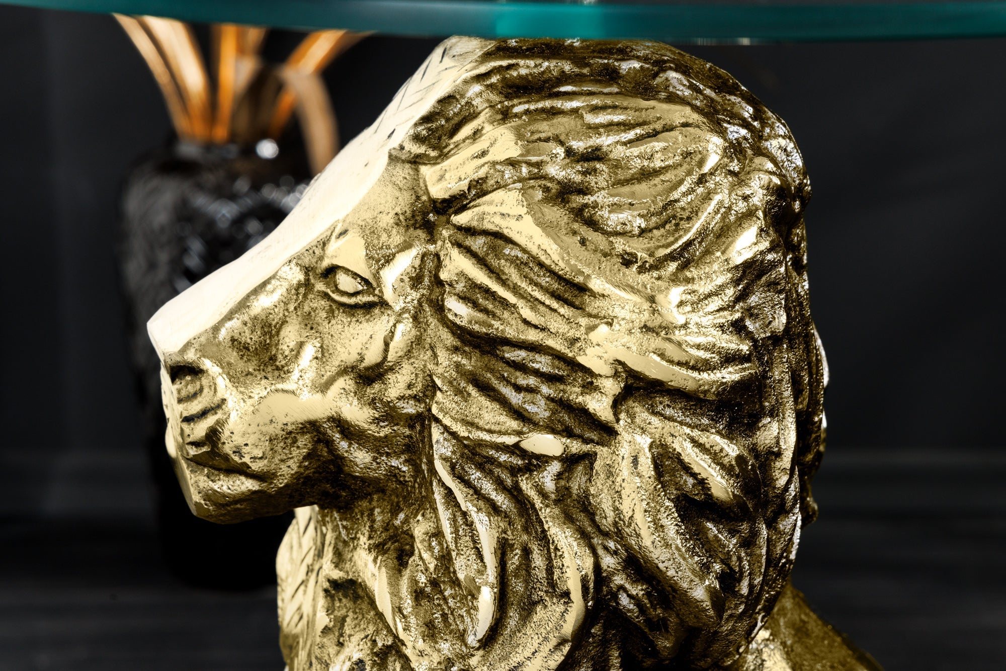 WILDLIFE LION mesa auxiliar redonda 60cm escultura de león en metal dorado antiguo y cristal