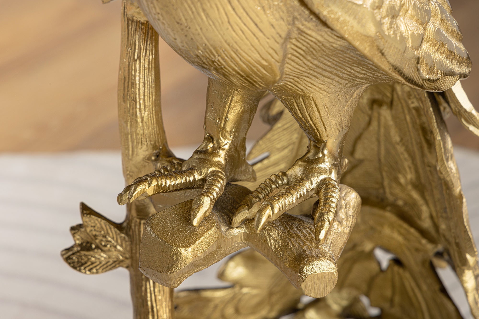 WILDLIFE PEACOCK mesa auxiliar redonda 75cm metal dorado antiguo marmol blanco escultura pavo real