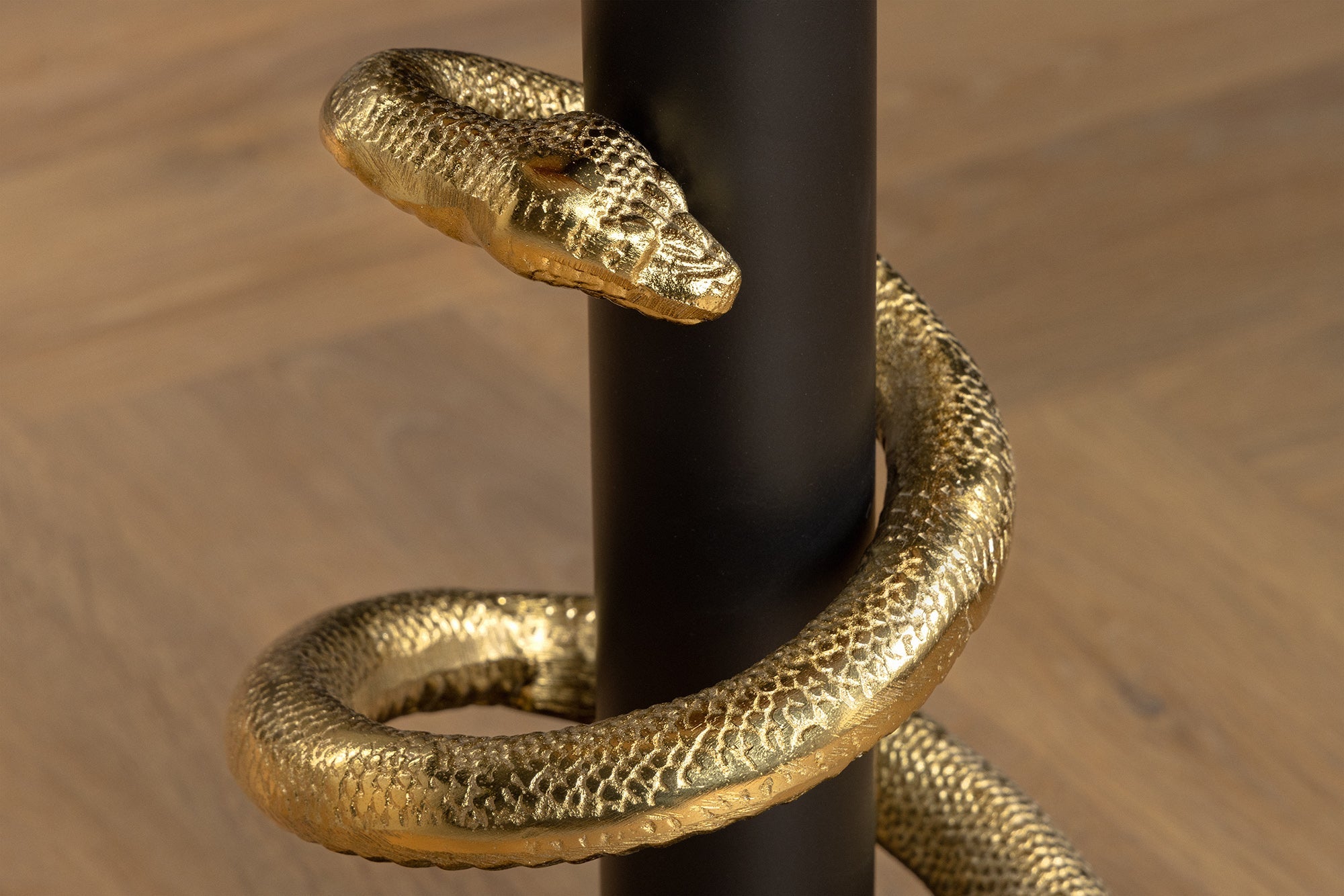 WILDLIFE SNAKE mesa auxiliar redonda 55cm escultura de marmol blanco oro negro serpiente