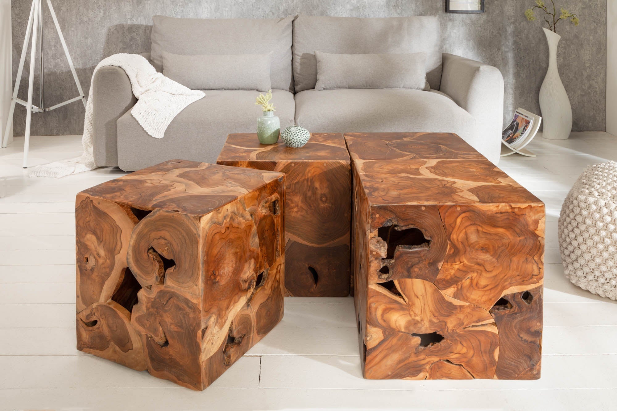 table-dappoint-solide-square-40cm-tabouret-cube-en-teck_39226 (inv)