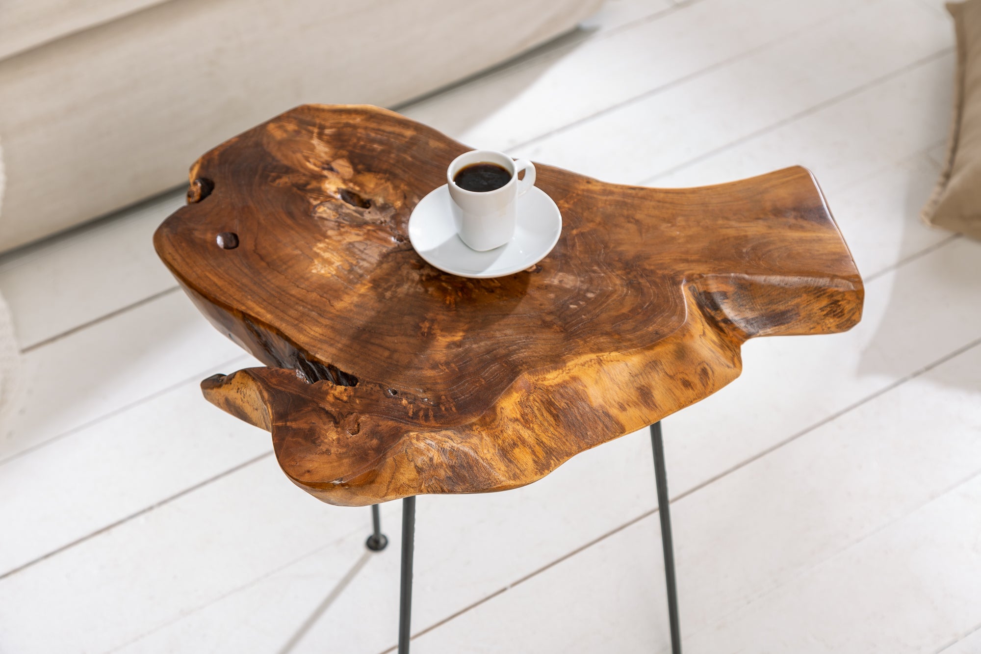 table-dappoint-unique-wild-40-cm-en-tranches-de-teck_36578 (inv)