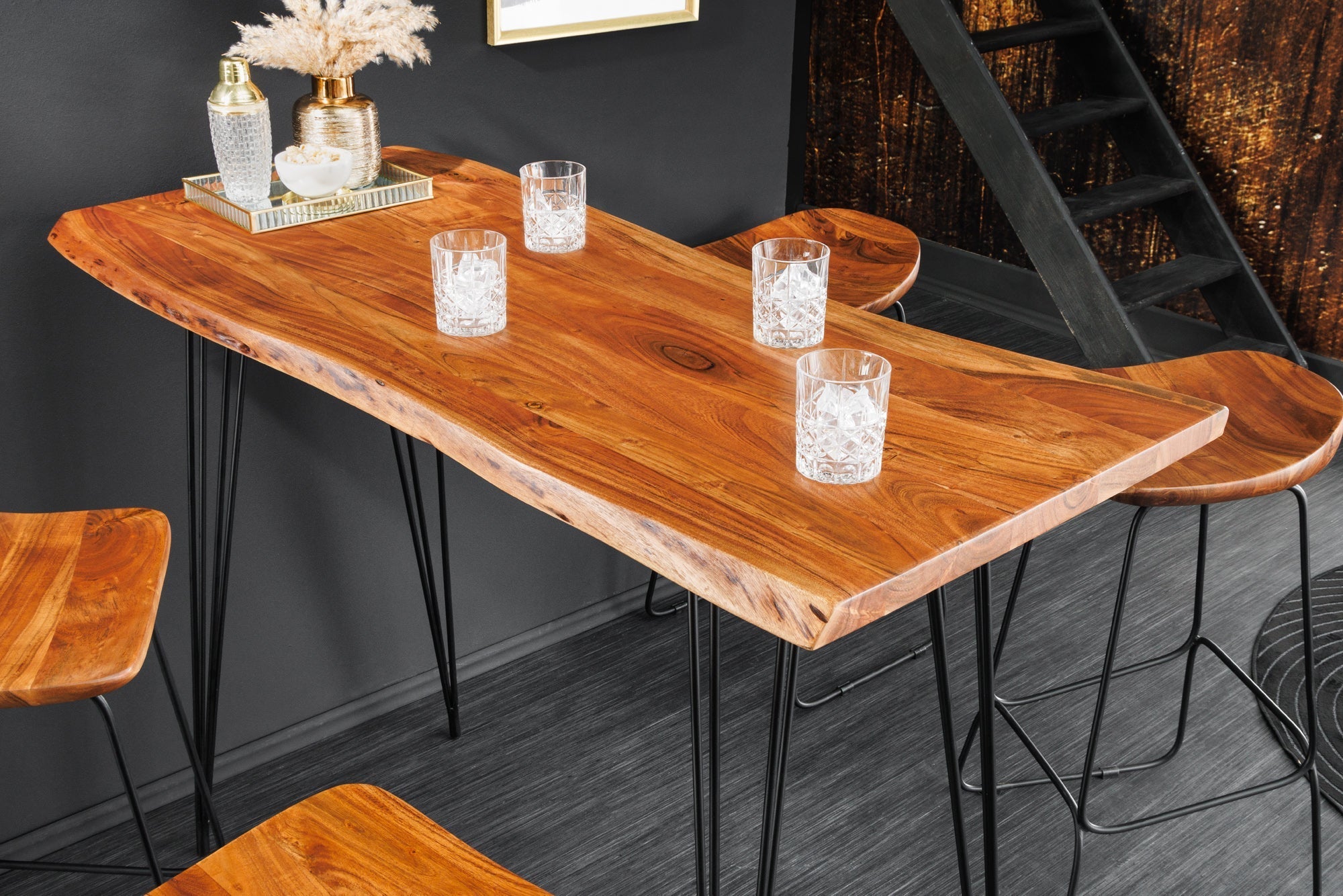 Table de bar en bois massif MAMMUT 140cm acacia naturel bord métal pieds épingle noir