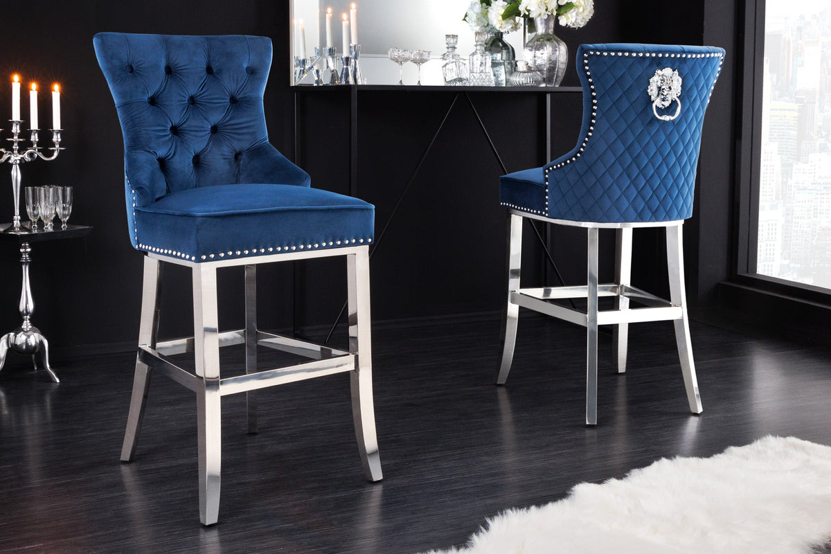 Tabouret de bar design CASTLE DELUXE velours bleu royal acier inoxydable argent avec dossier Chesterfield