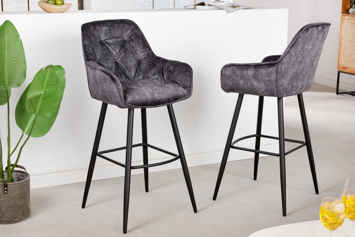 Tabouret de bar design MILANO chaise de bar en velours gris avec dossier en métal matelassé Chesterfield noir