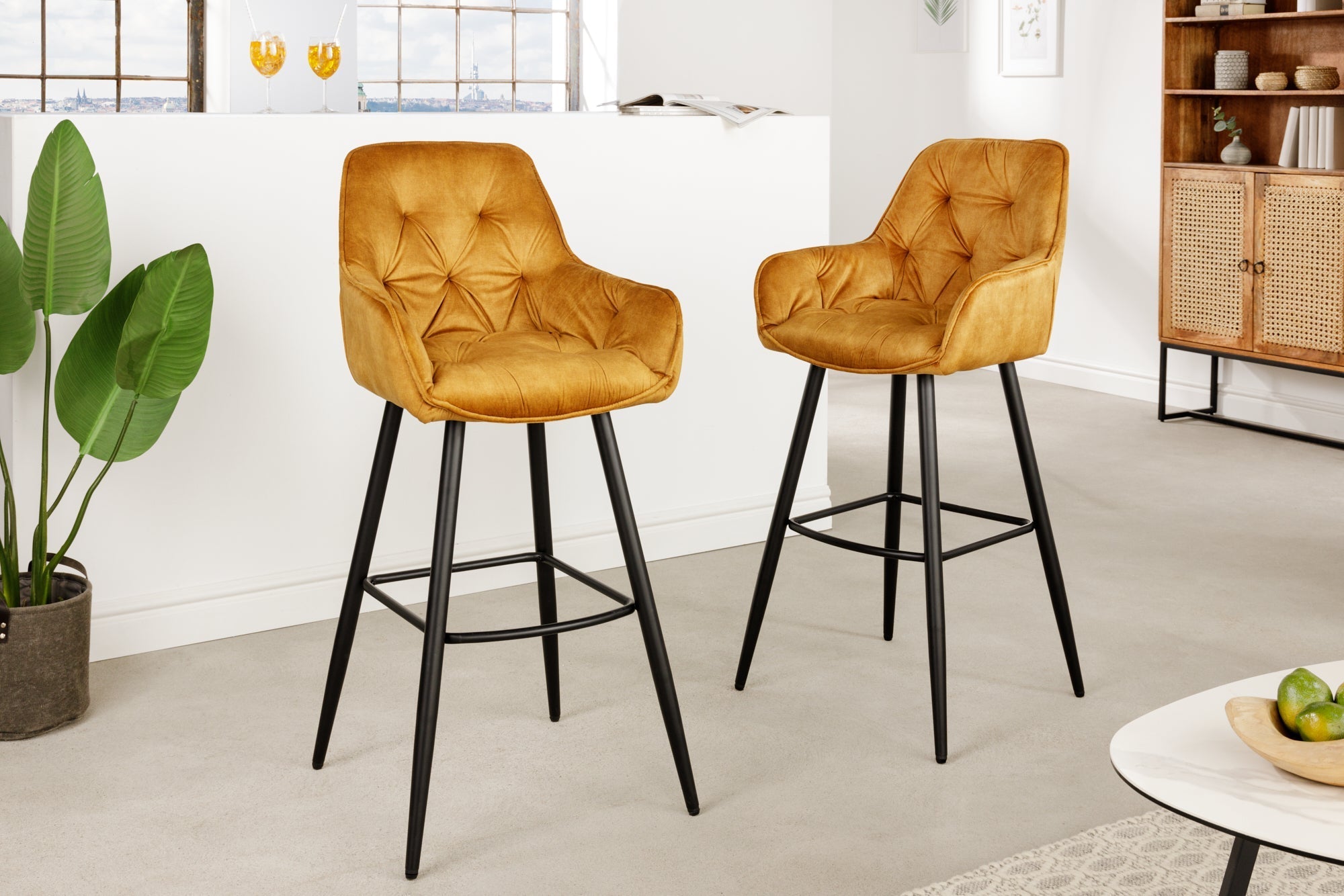 tabouret-de-bar-design-milano-chaise-de-bar-en-velours-jaune-moutarde-avec-dossier-en-metal-noir_41959 (inv)