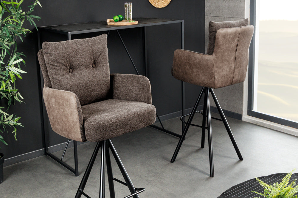 Tabouret de bar design rotatif BIG GEORGE taupe velours ressorts ensachés avec accoudoirs métal