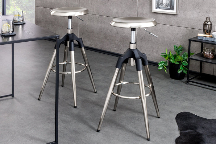 Tabouret de bar réglable en hauteur INDUSTRIAL chrome brossé argent noir métal rond rotatif (réf. 43655)