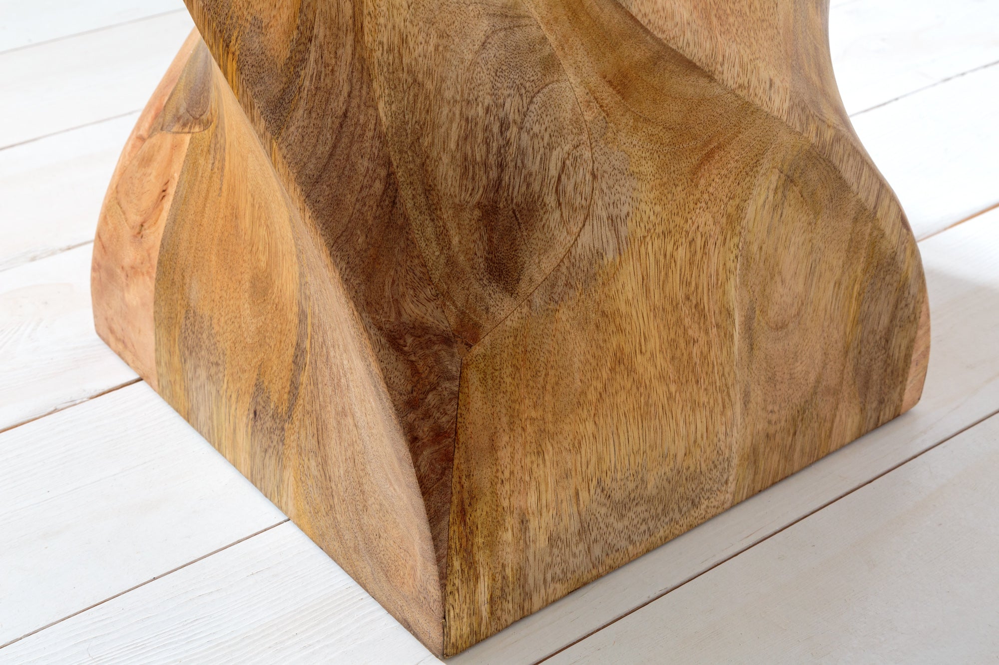 TWIST Taburete macizo de 45cm en madera de mango natural Mesa auxiliar hecha a mano