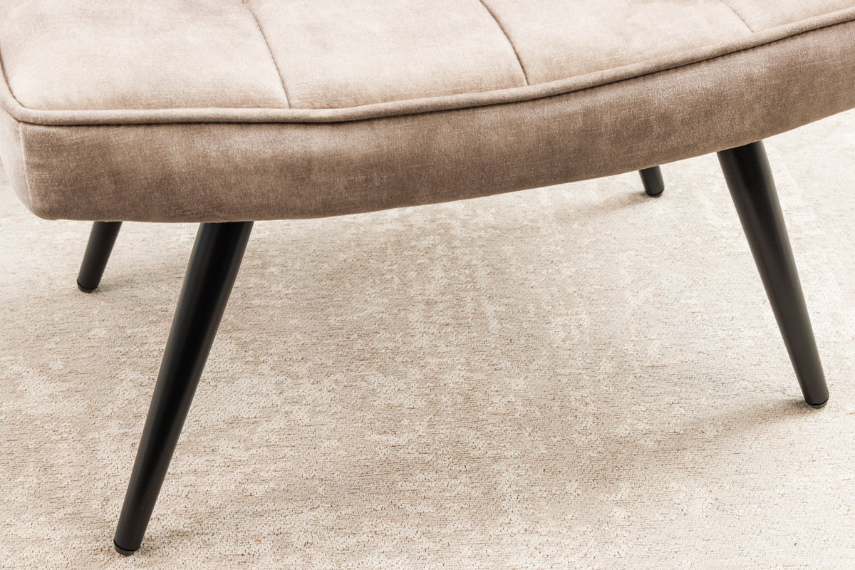 Tabouret moderne SCANDINAVIA beige champagne velours pieds métalliques noirs repose-pieds