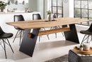 Mesa de comedor de madera