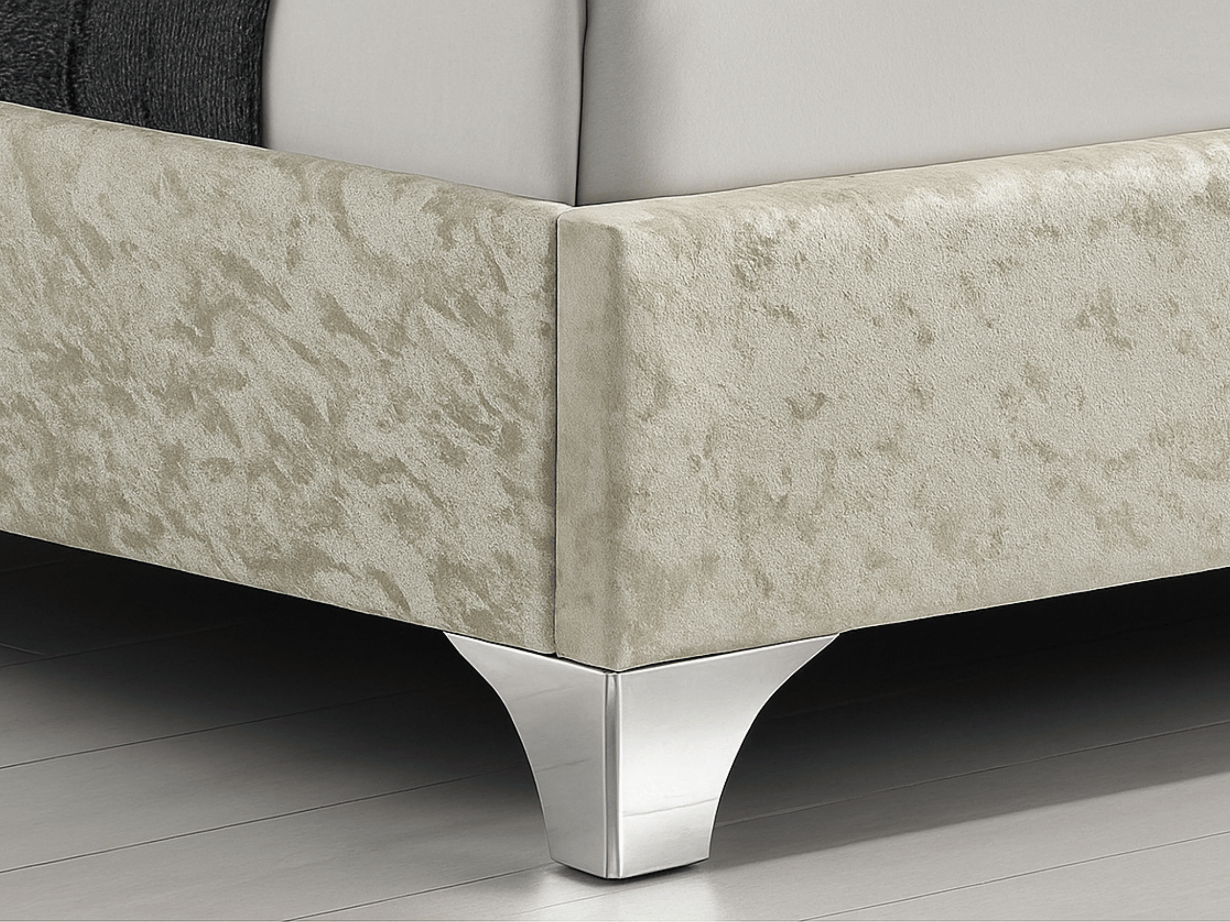 Cama Lillian de terciopelo acolchado con strass - Diseño elegante