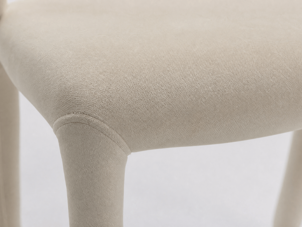 Lot de 4 chaises Madeleine — velours anti-taches & design enveloppant