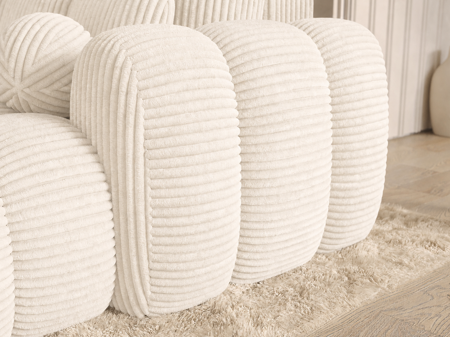 Canapé Saint-Germain angle – profil méridienne et accoudoir, velours côtelé beige